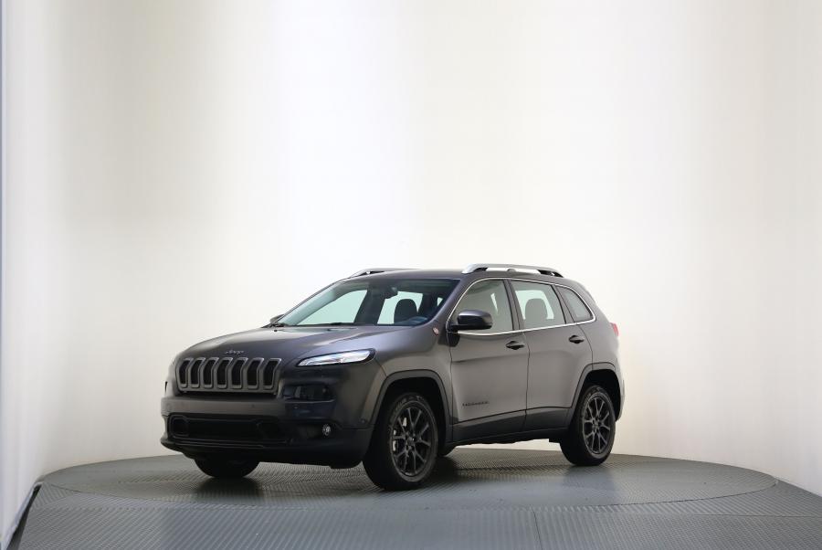  Jeep Cherokee Latitude Swiss Black Edition 2015 года  (фото 1 из 3)